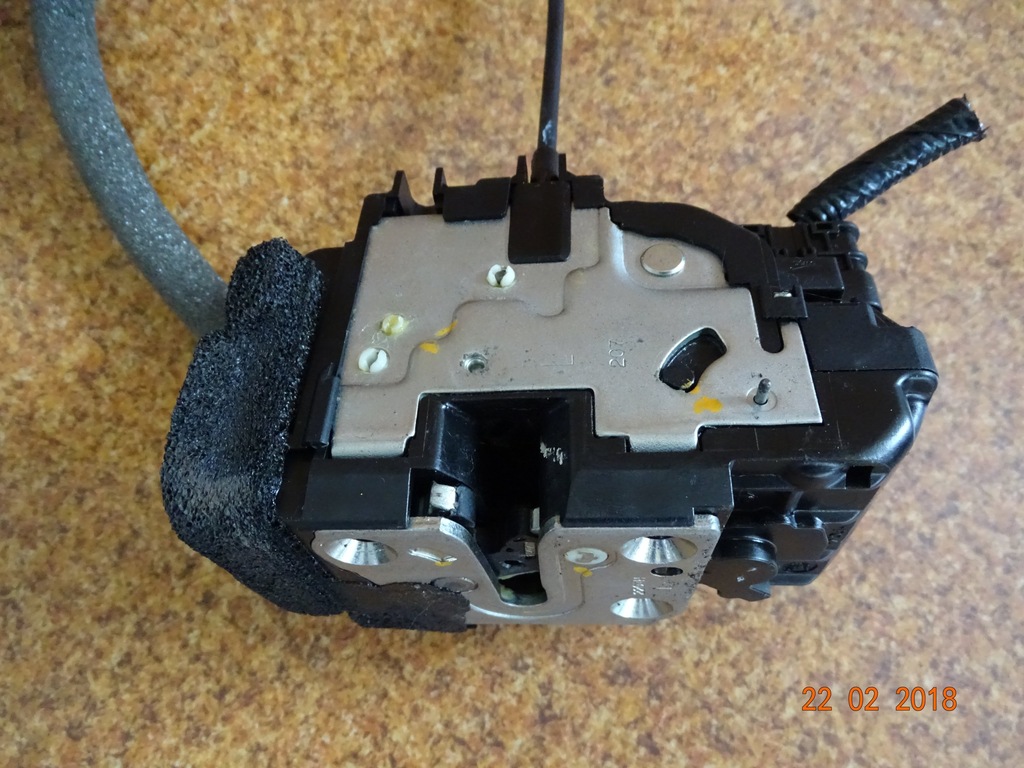 не открывается дверь ниссан x trail t31