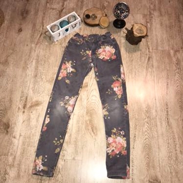 Spodnie jeans Zara kwiaty 140-146 cm(9-11 lat)