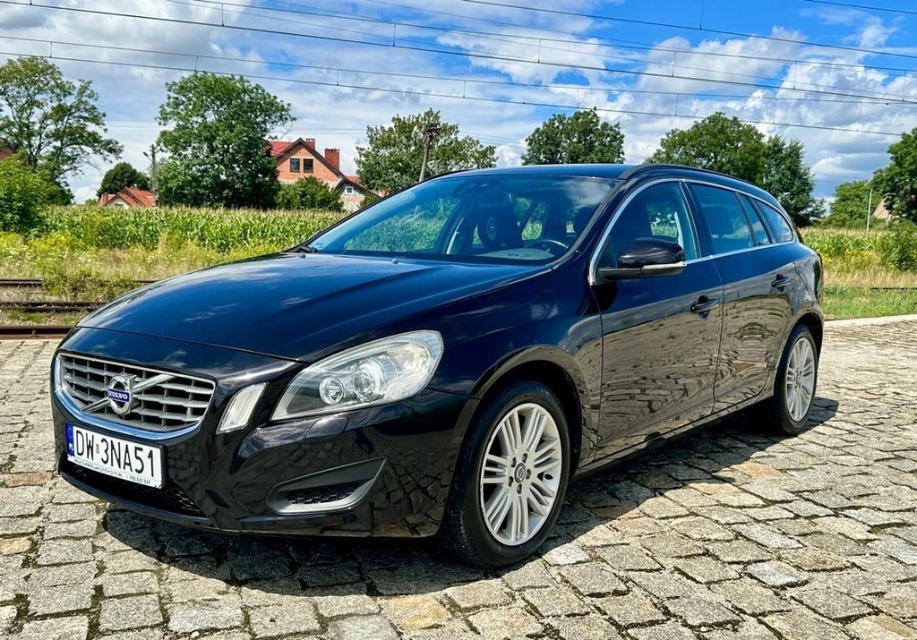 Volvo V60 2011 R, 2.0T, 203 KM, NAVI, Bi Xenon...