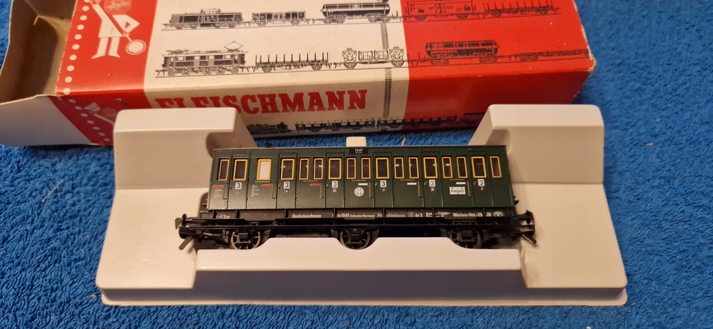 wagon fleischmann H0 1/87 5092