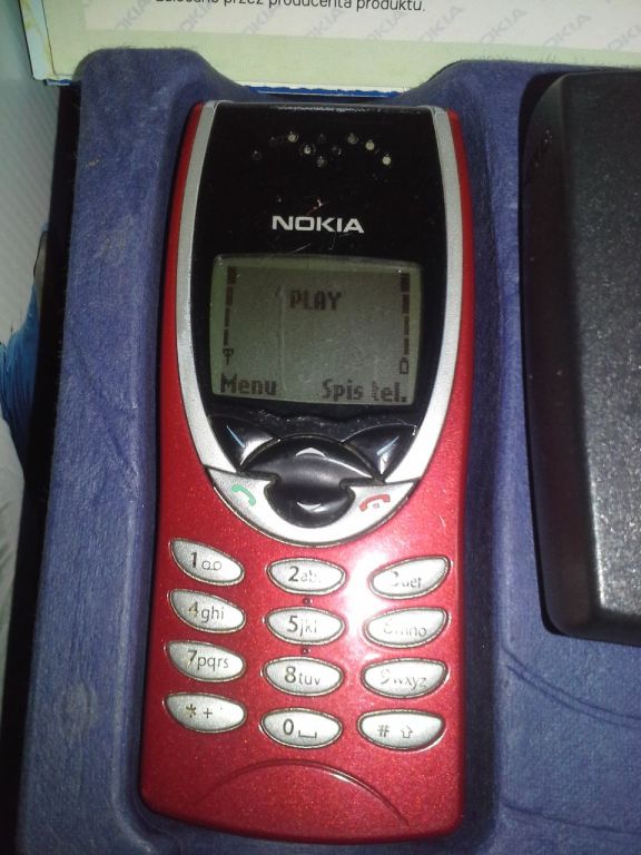 Nokia 8210 w oryginalnym pudełku i działająca !