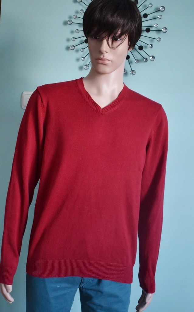 Sweterek M klasyczny serek elegancki prosty bluza