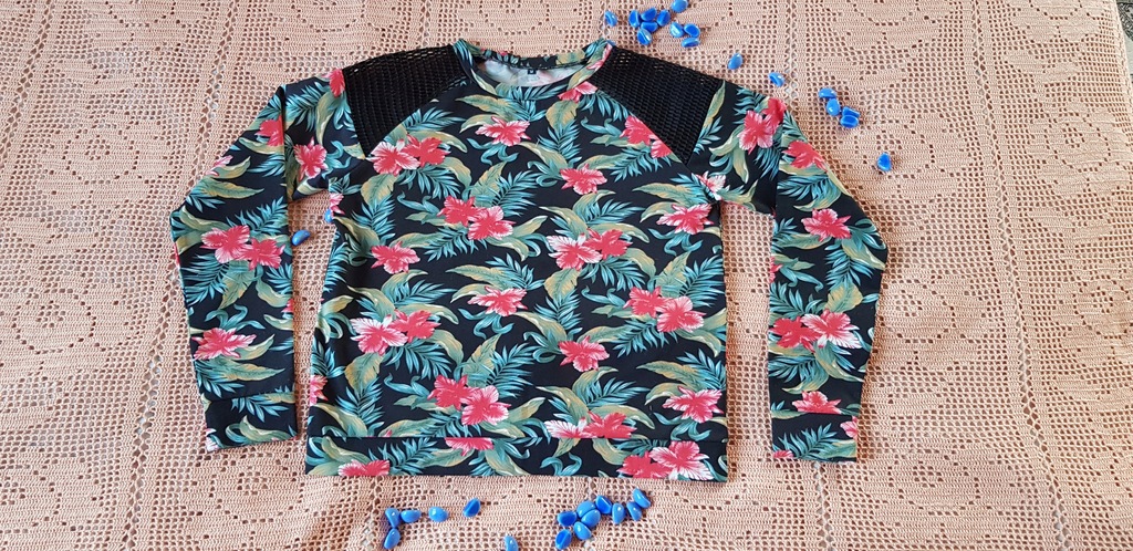 Bluza firmy Cropp w kwiaty