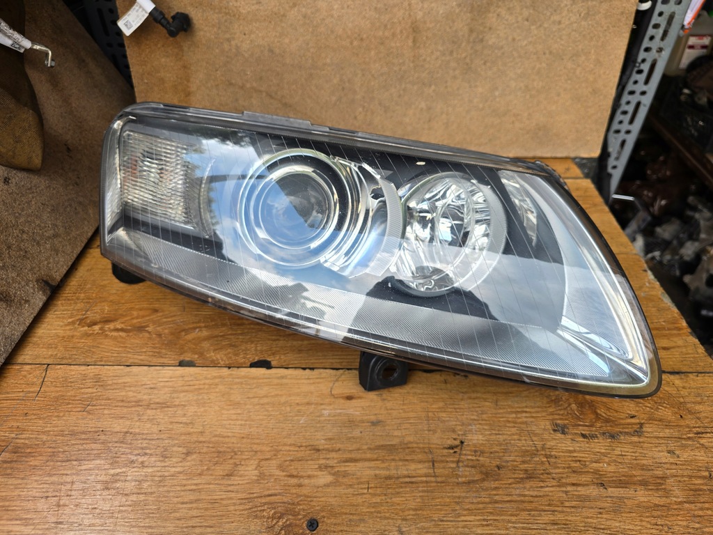 LAMPA PRAWY PRZÓD AUDI A6 C6 XENON 4F0941004BB