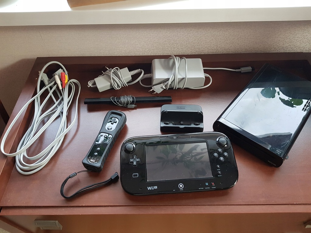 Nintendo Wii U czarny 32GB zestaw + Mario Kart 8