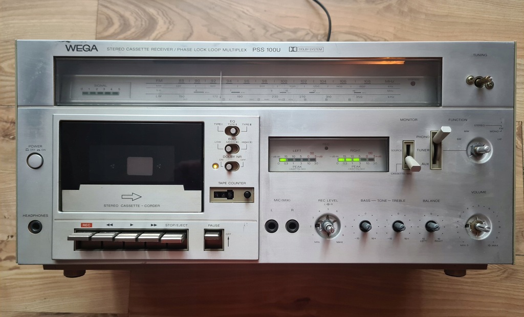 WEGA PSS 100U Wzmacniacz Amplituner Magnetofon