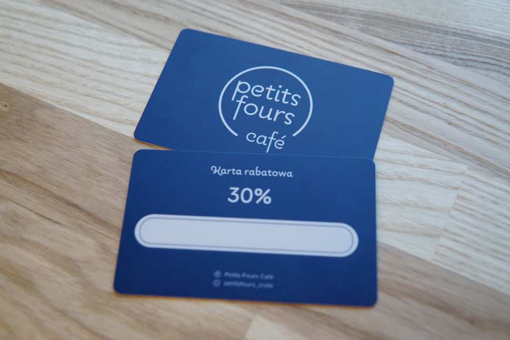 30% rabatu przez rok w Petits Fours Cafe