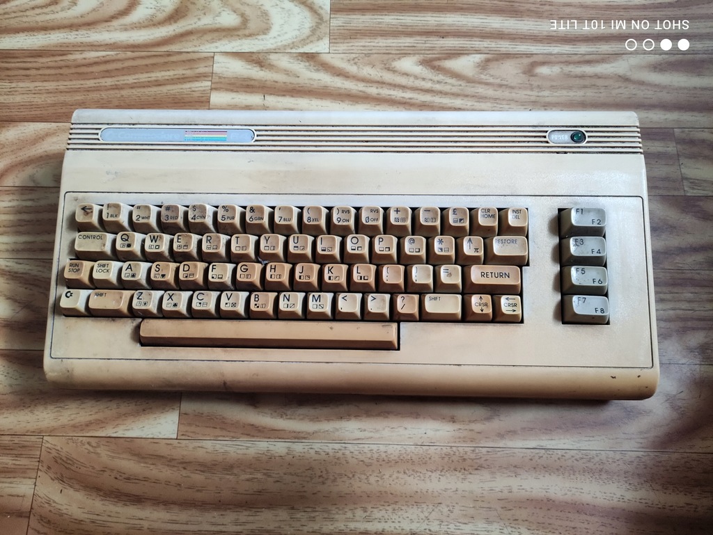 COMMODORE C 64 G