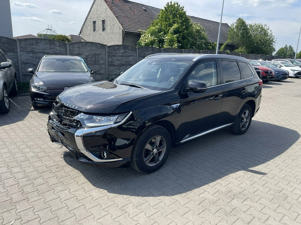 Mitsubishi Outlander Plug-In Hybrid AWD Kamery 360