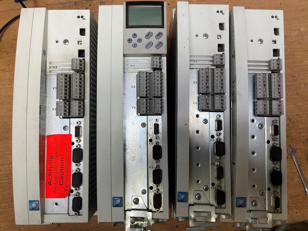Falownik serwo Lenze EVS 9322 ES 0,75kW 2,5 A