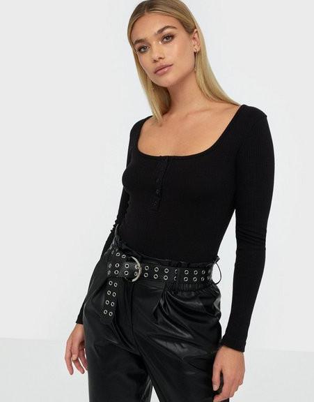 21I057 MISSGUIDED__NX2 BODY PRĄŻKI STRINGI__S