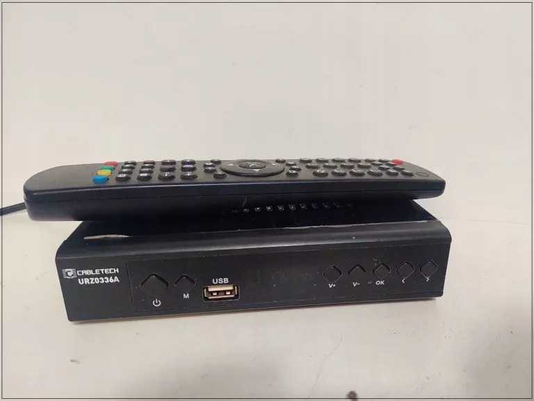 DEKODER DVBT-2 CABLETECH URZ0336A + PILOT