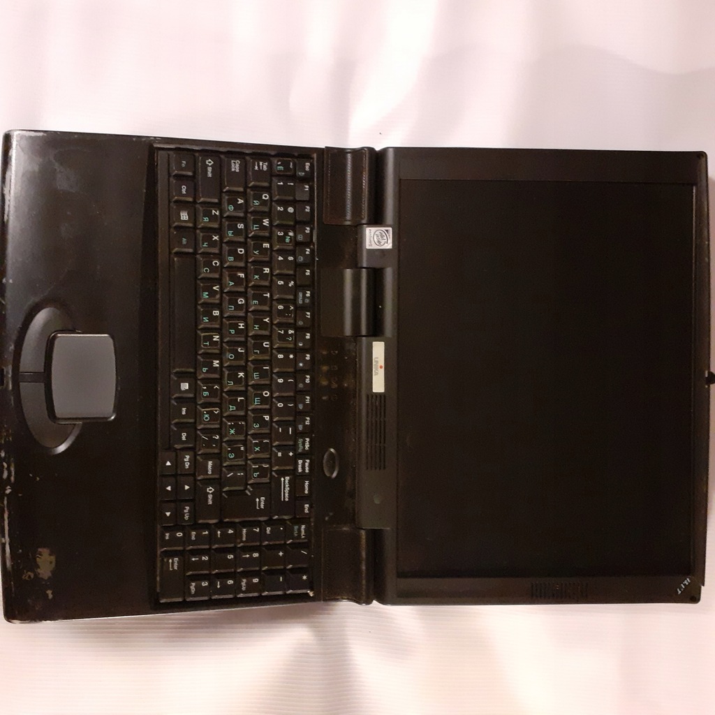 Laptop Pentium II zabytkowy