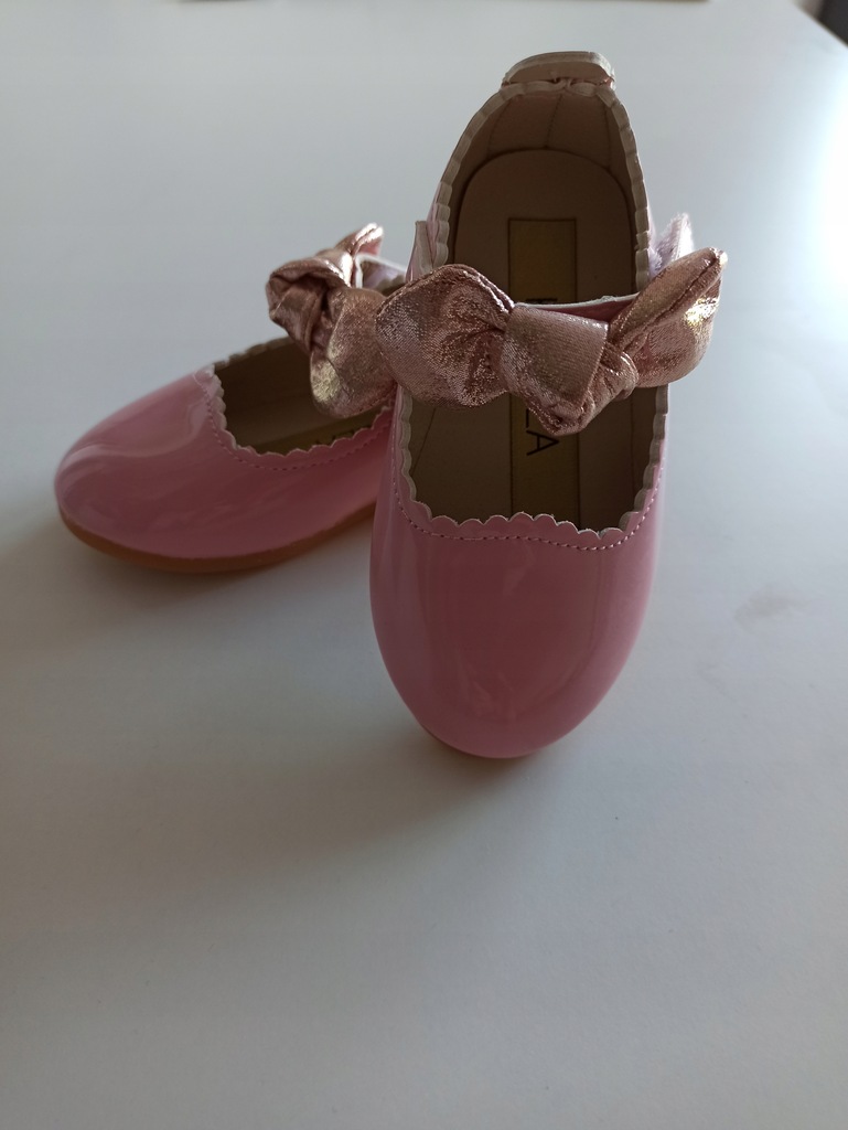 Urocze buciki dziewczęce- różowe lakierki r.21