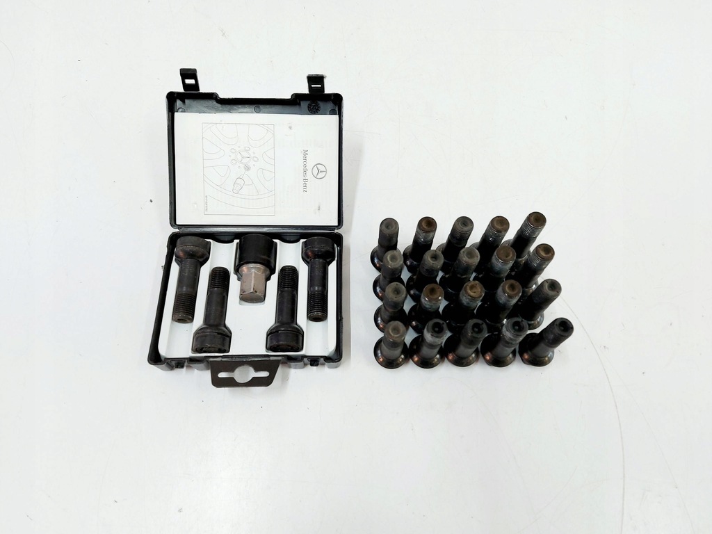 MERCEDES EQB N243 X243 Śruby felg aluminiowych zabezpieczenia A0019901707