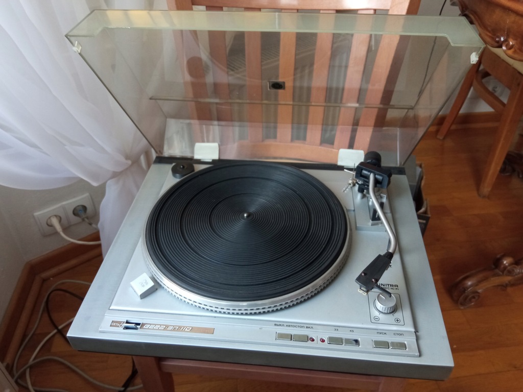 Gramofon UNITRA G-602c Wega EP-110