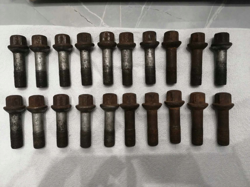 KOMPLET ŚRUB ŚRUBY M14 x 1,5mm MERCEDES W220 W215 20 SZT + 4 GRATIS