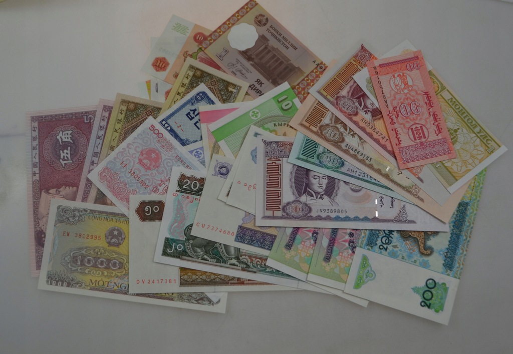 Banknoty - zestaw 21 - Azja - banknoty - miks - 30 sztuk - ładne