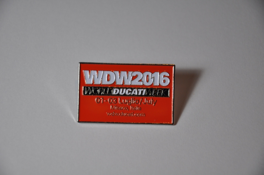 Pamiątkowy pin z World Ducati Week 2016