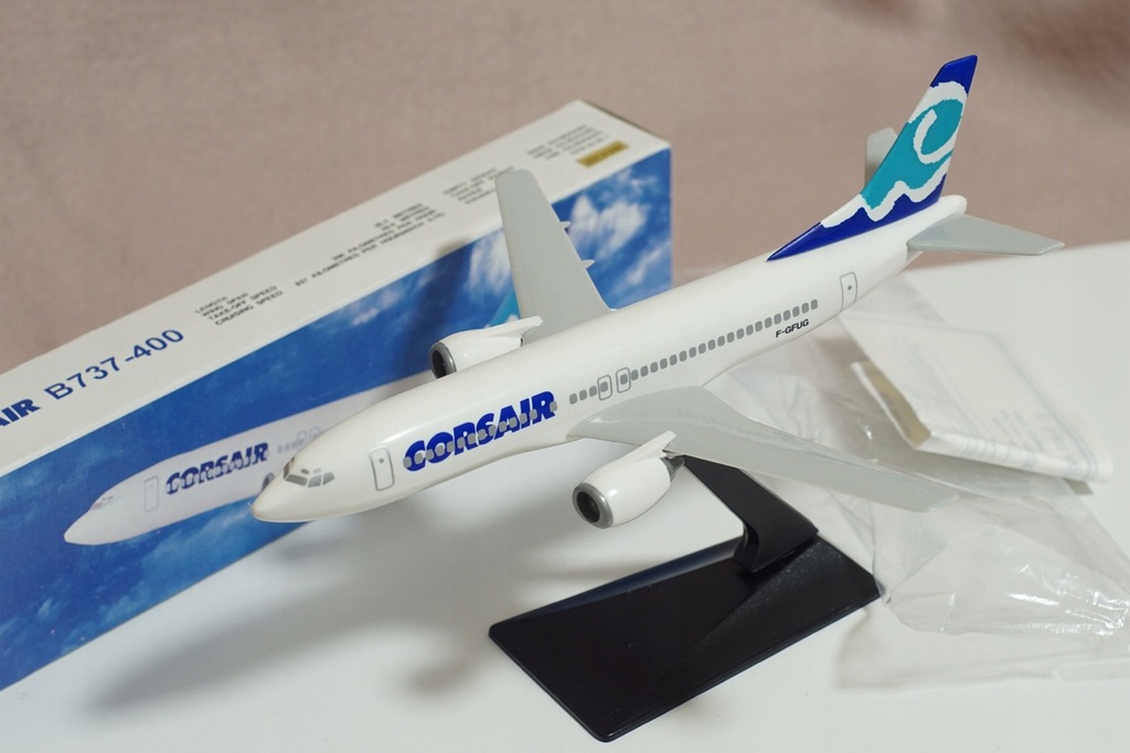 Boeing 737-400 Corsair skala 1:200