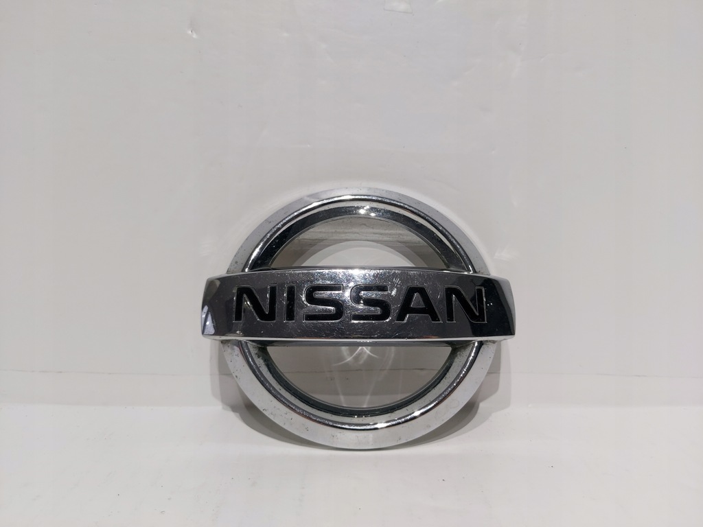 NISSAN X-TRAIL I T30 01-07 EMBLEMAT ZNACZEK LOGO PRZÓD