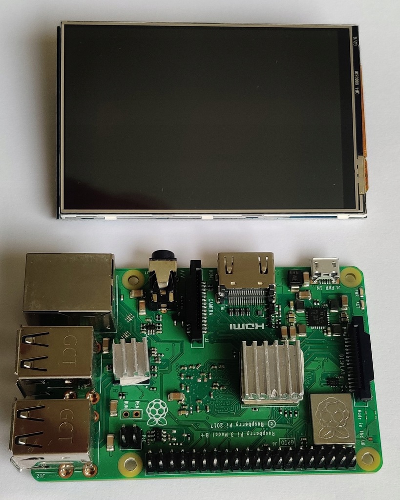 Raspberry Pi 3 Model B+ z LCD 3,5" (GPIO)