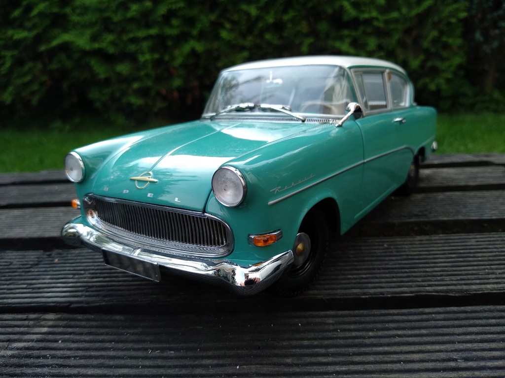 ミニチャンプス　1/18オペル　レコルト　P1 1958 4a6b7e1542a18a7ed4411789af3a