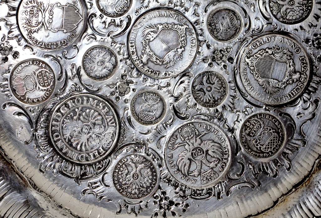 Купить Серебряная ТАРЕЛКА 17-19 века, 19 МОНЕТ, 30 см, 467 г.: отзывы, фото, характеристики в интерне-магазине Aredi.ru
