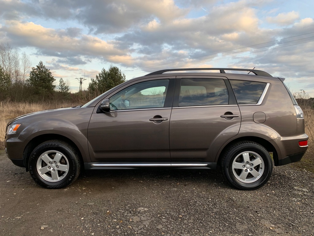 Купить Mitsubishi Outlander Два набора цветов: отзывы, фото, характеристики в интерне-магазине Aredi.ru