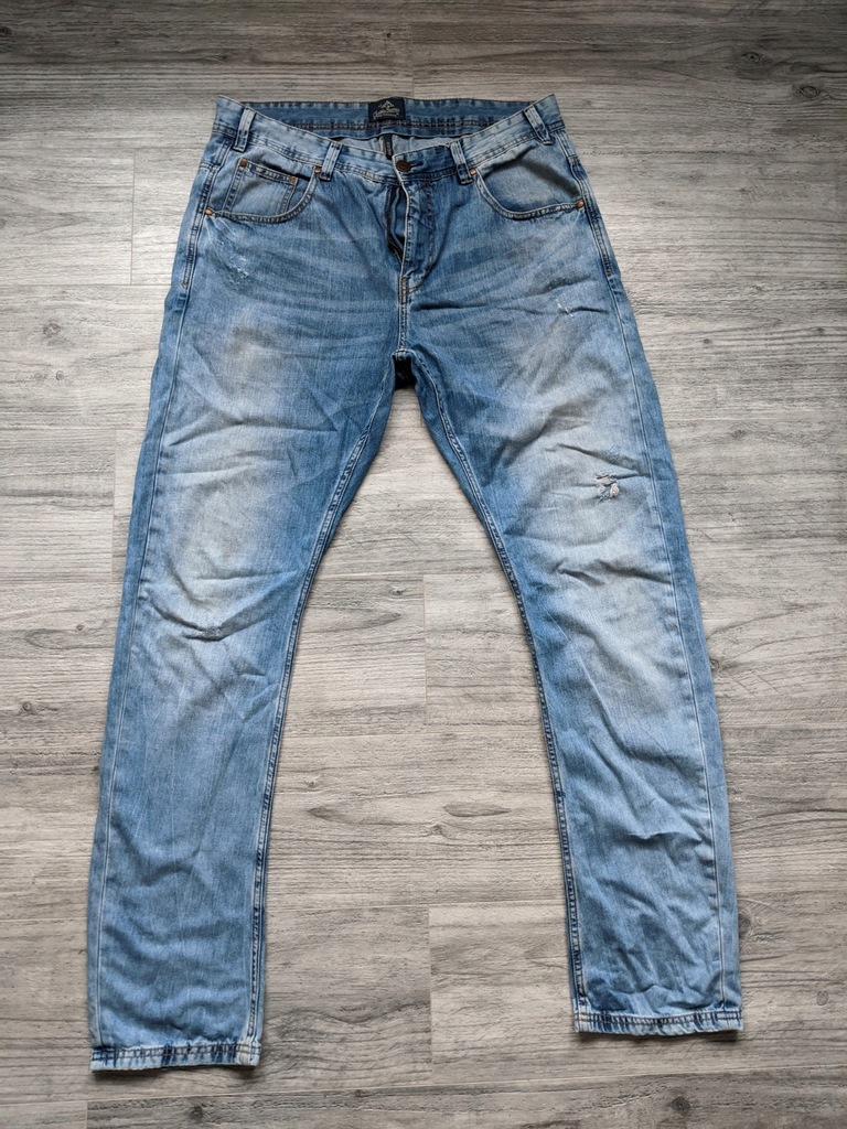 Spodnie jeansowe, jeansy Cropp Comfort Fit - 36/34