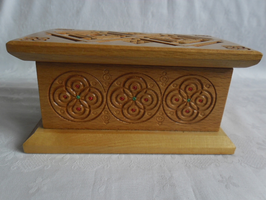 DREWNIANA SZKATUŁKA PIĘKNIE ZDOBIONA LATA 60-TE