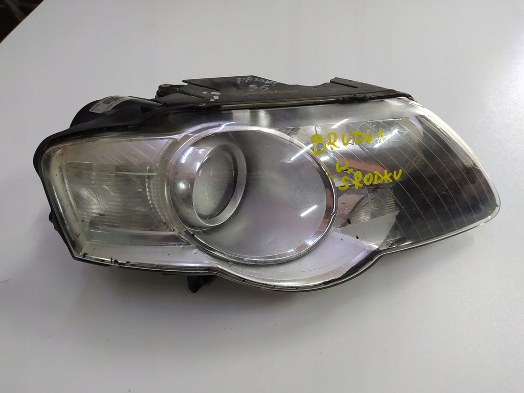 LAMPA PRAWA PRAWY PRZÓD PRZEDNIA VW PASSAT B6