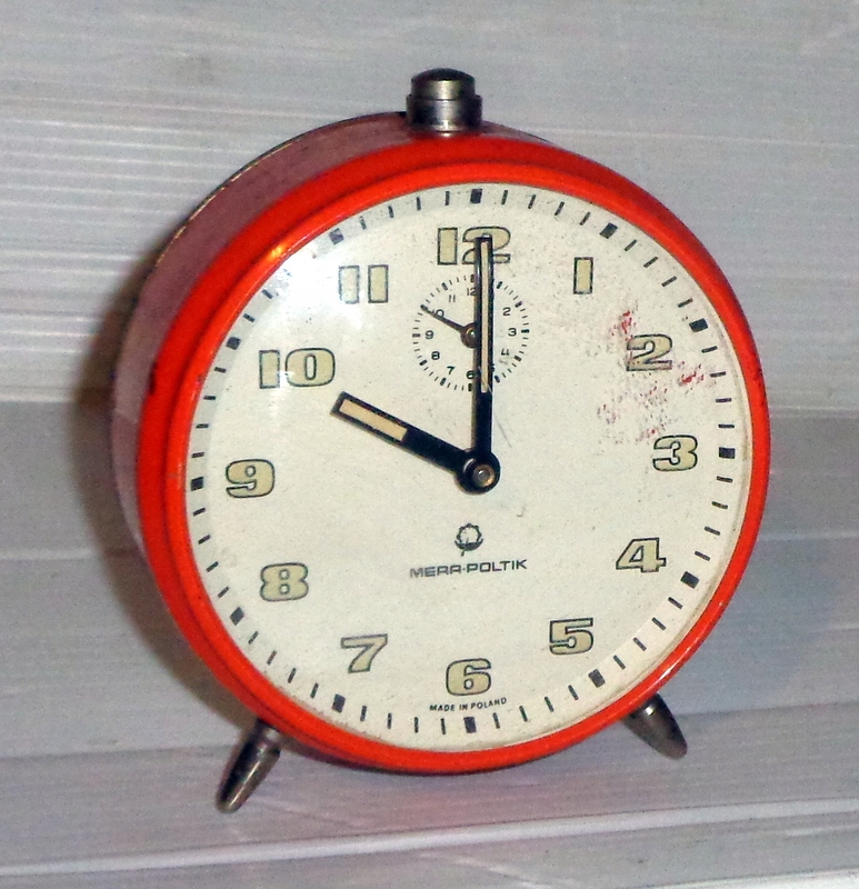 MERA POLTIK - stary polski budzik .