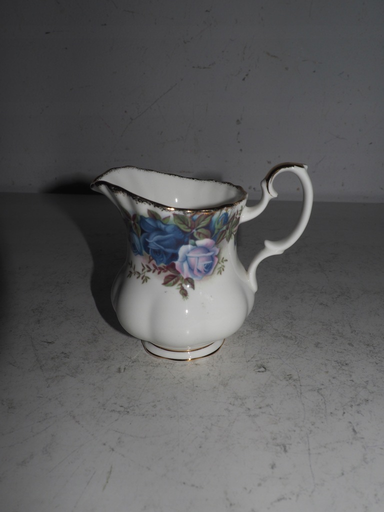 Mlecznik Royal Albert Moonlight Rose