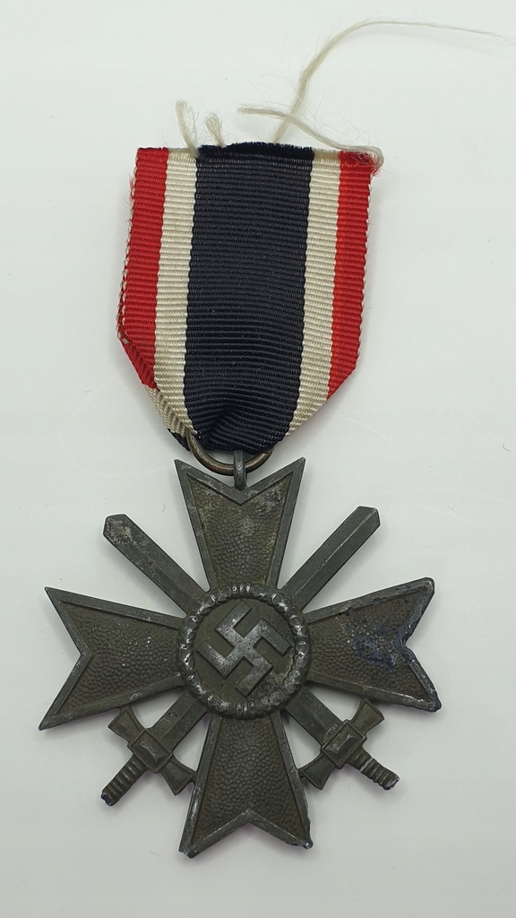 III Rzesza Krzyż Zasługi Wojennej z mieczami KVK2