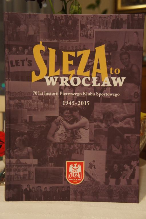 Album 1KS Ślęza Wrocław z autografami koszykarek