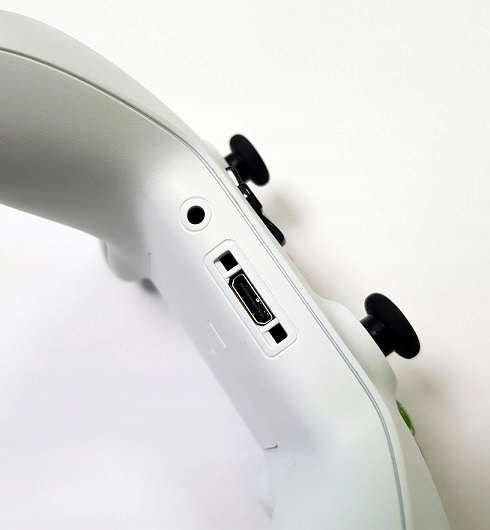 Купить Коврик Xbox One S X беспроводной 1708 белый Original: отзывы, фото, характеристики в интерне-магазине Aredi.ru