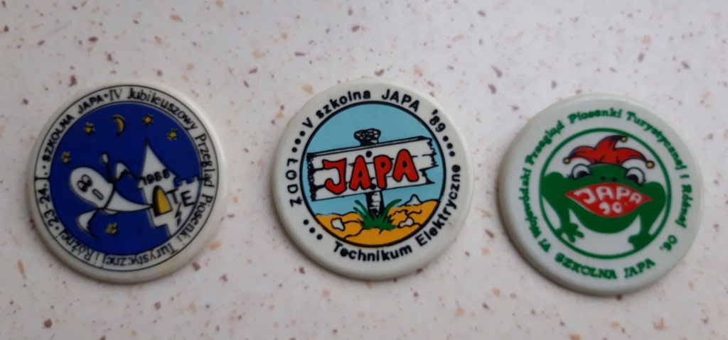 Plastikowe przypinki Szkolna Yapa 1988, 1989, 1990