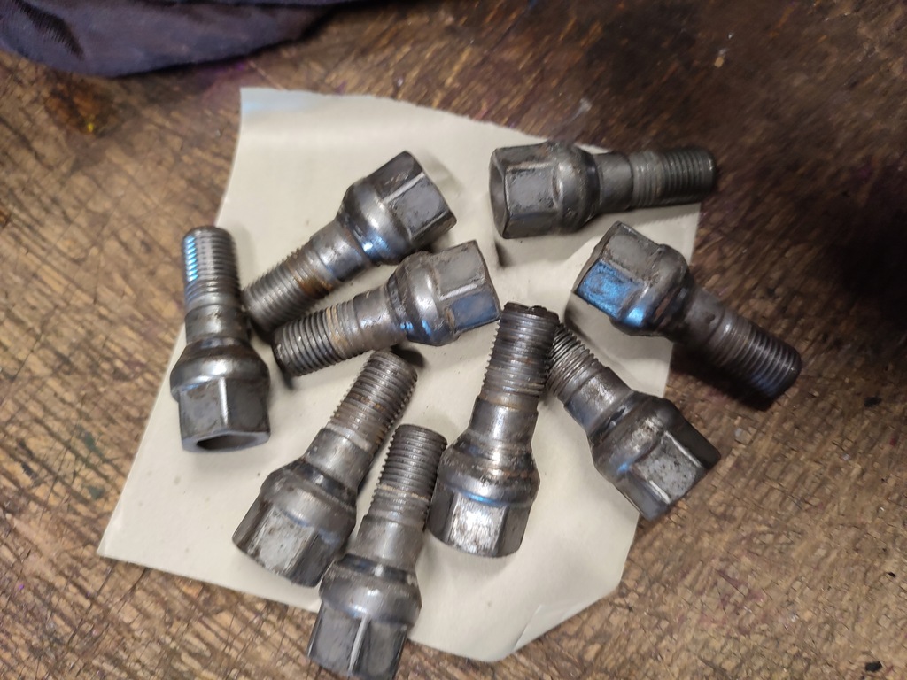 PARTNER BERLINGO IV RIFTER COMBO E ŚRUBY DO KOŁ FELG STALOWE 8+1 szt