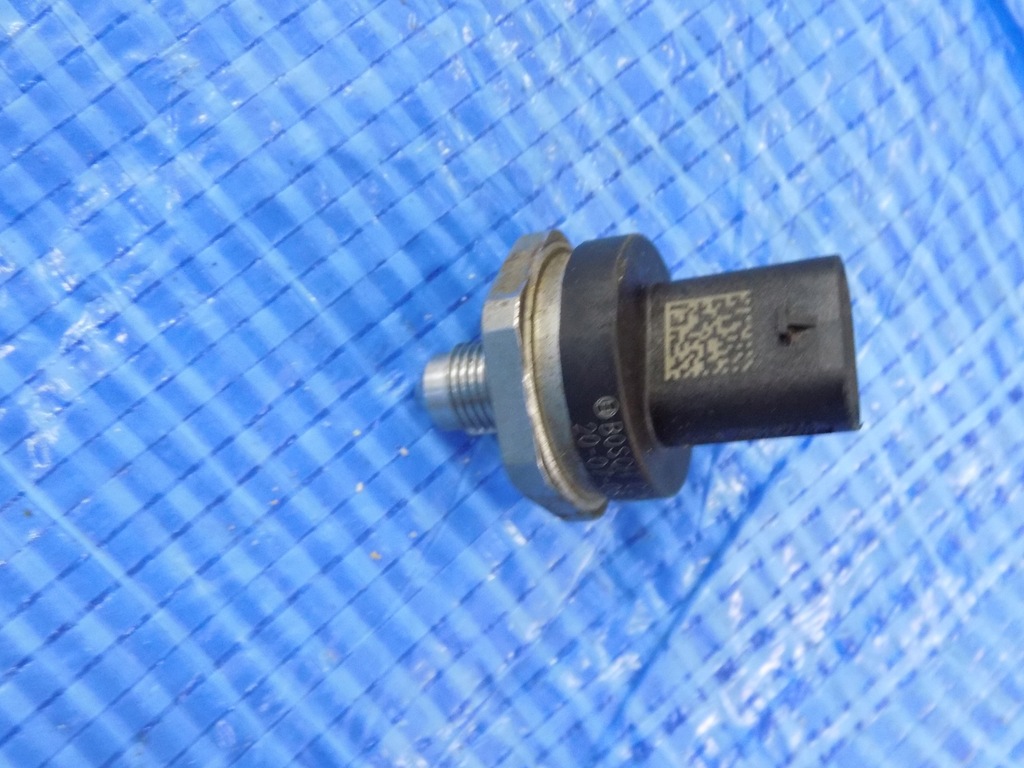 CZUJNIK CIŚNIENIA PALIWA BMW X5 G05 20R HYBRYDA