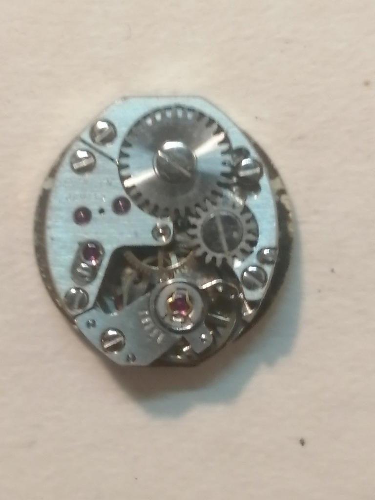 Mechanizm zegarka damskiego ZENTRA.