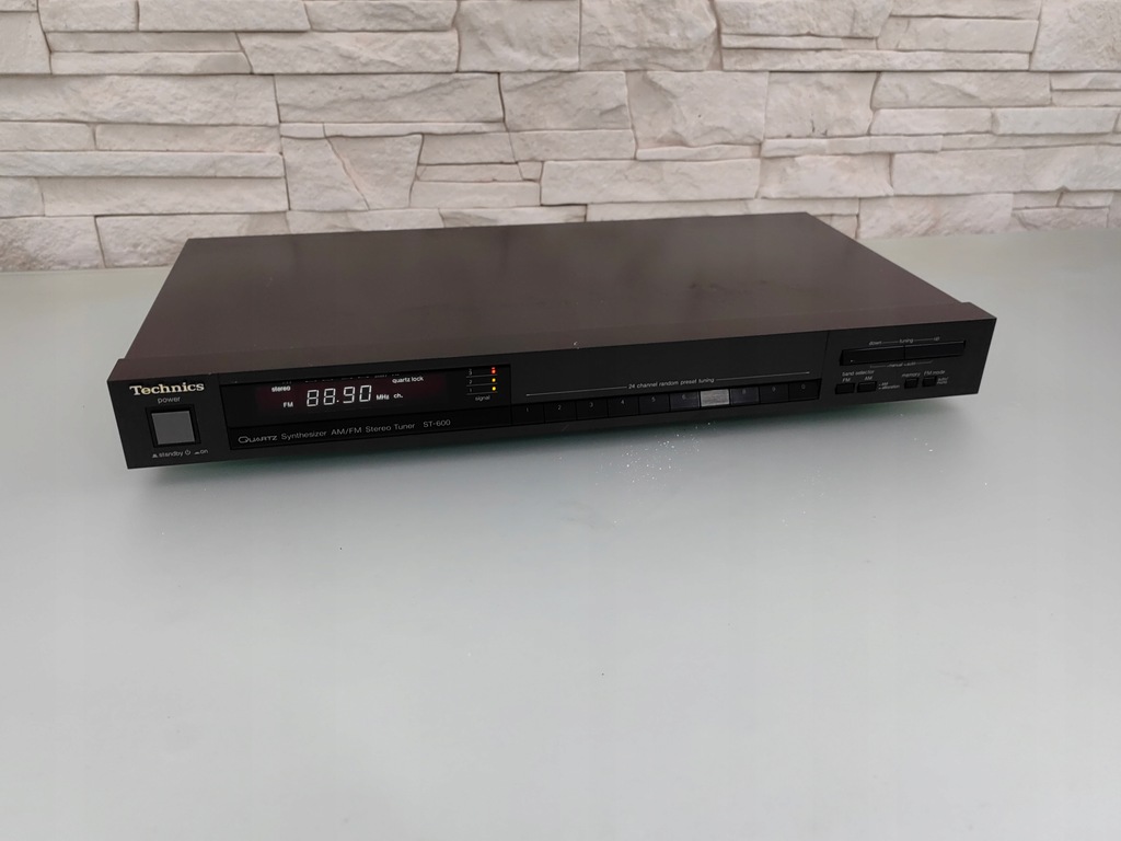 TECHNICS ST-600 cyfrowy tuner radiowy FM /AM