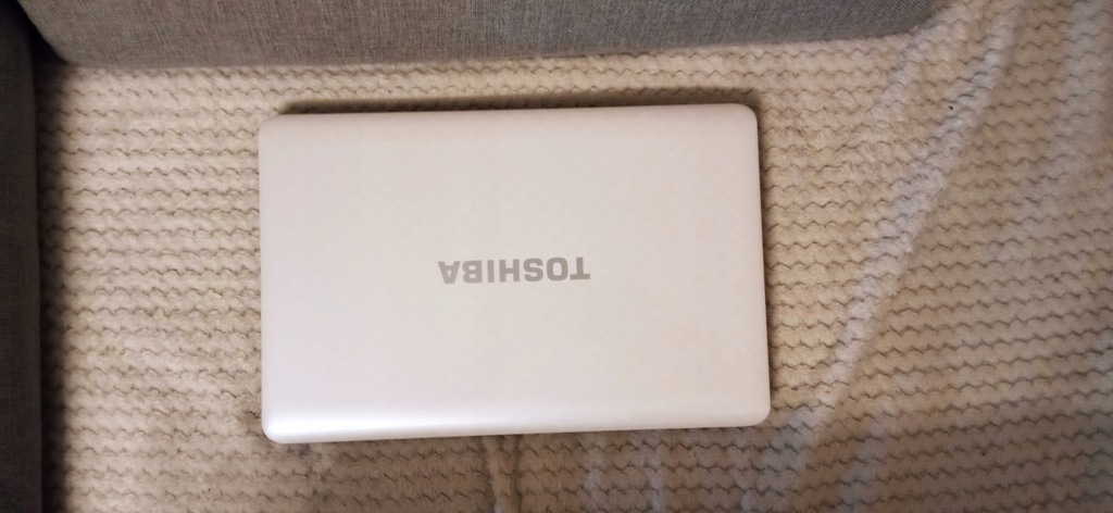 Toshiba Satellite L750D 15,6 " 4 GB biały