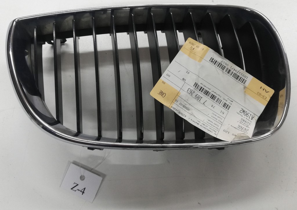 NERKA NOWA PRAWA ATRAPA GRILL BMW 1 E81 E87