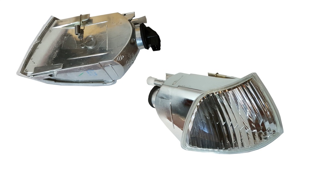 Migacz przedni TYC 238020-E