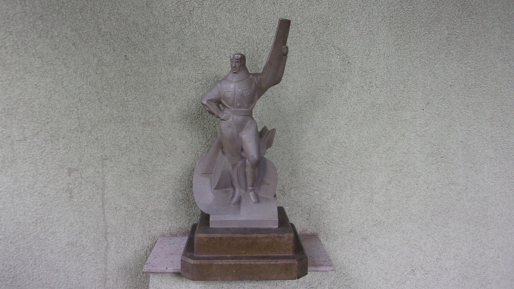 POMNIK LOTNIKA W WARSZAWIE - E . WITTIG