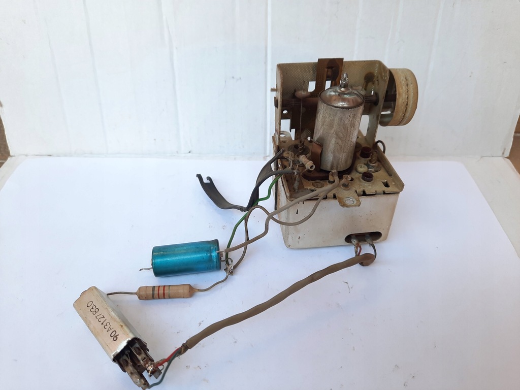 Lampowa głowica UKF Philips 87,5 -100 MHz (ECC85)