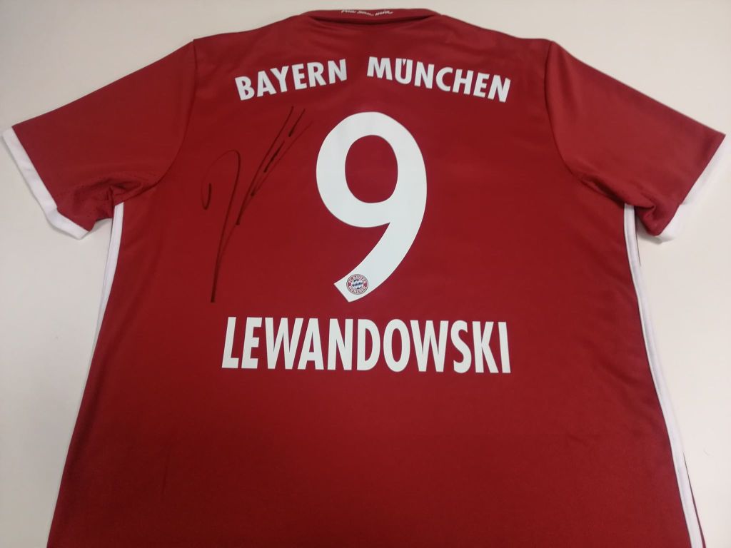 Lewandowski - koszulka (Bayern) z autografem