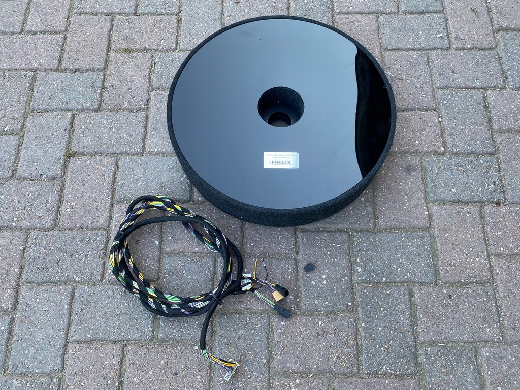 VW GOLF VII SUBWOOFER HELIX SOUNDSYSTEM WIĄZKA 11137896612