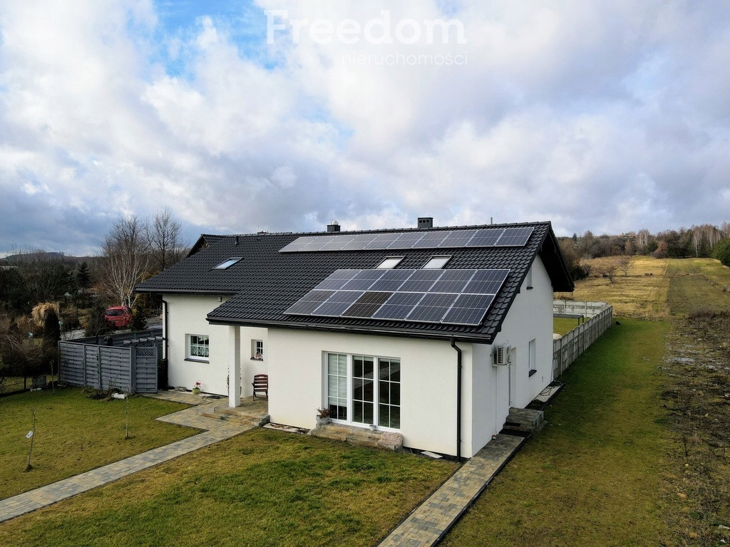 Dom, Strzyżowice, Psary (gm.), 238 m²